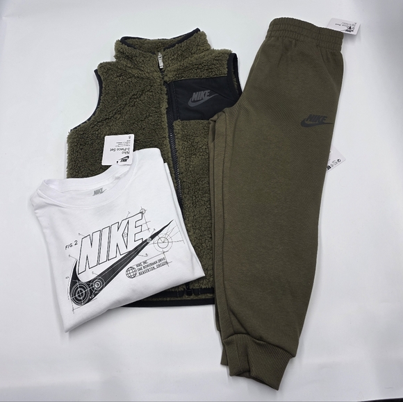 Nike Other - NEW Nike boys' 3-piece winter set with vest size 5